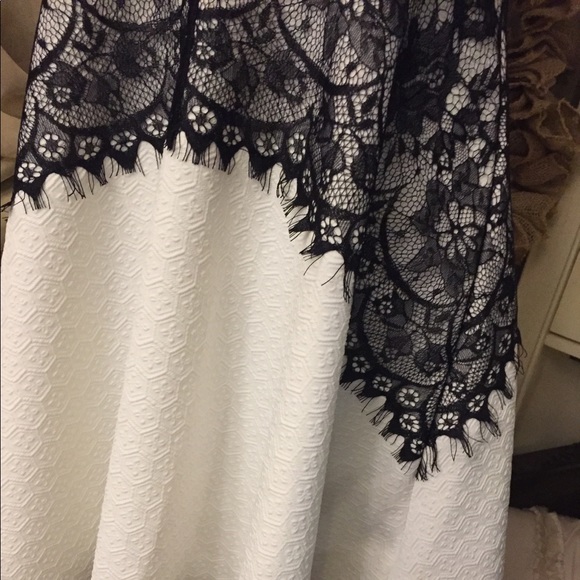 Francesca’s whit and black dress - Picture 3 of 5